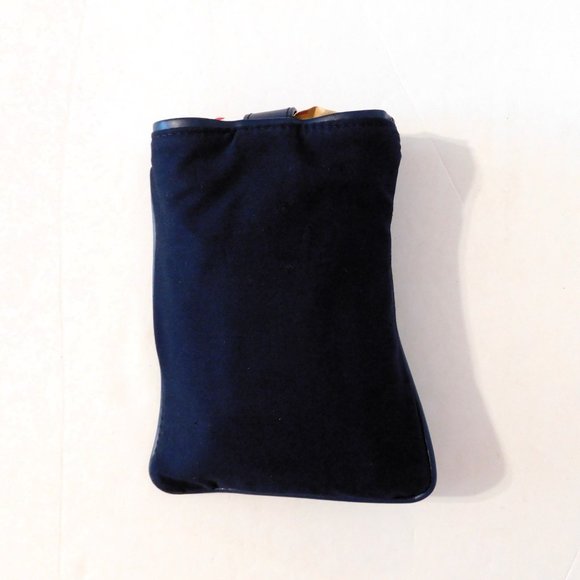 Delta Airlines 1st Class Travel Amenity Kit Navy Blue Snaps Detachable Strap - Picture 2 of 3